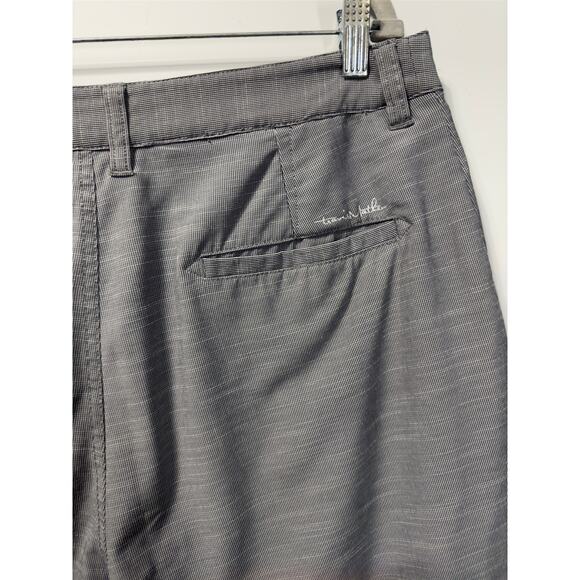 Travis Mathew Chino Shorts Golf Performance Grey Casual Preppy Men's size 36 - Picture 7 of 8
